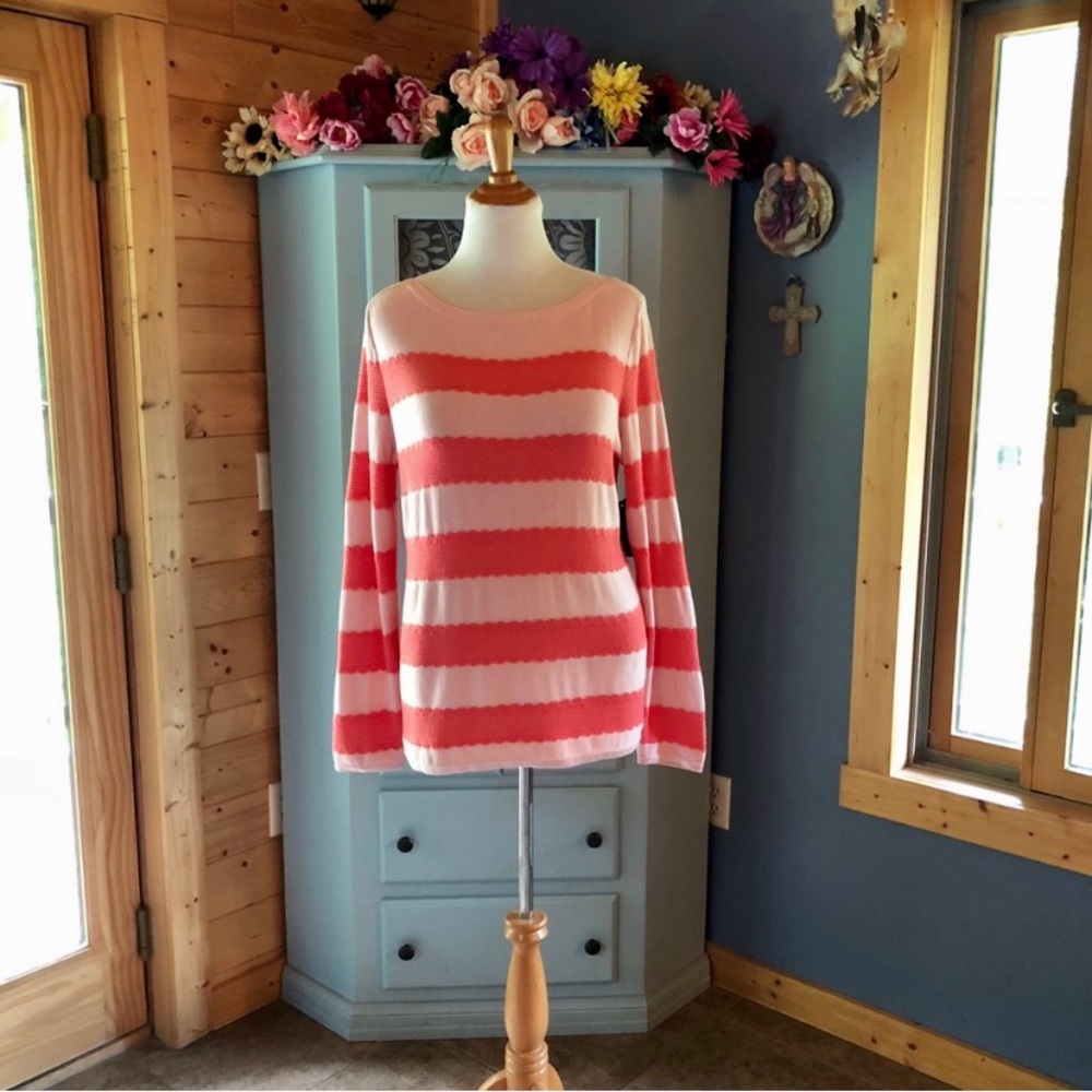 TOMMY HILFIGER Sweater. NEW w/Taga. Super SOFT! - Picture 7 of 7